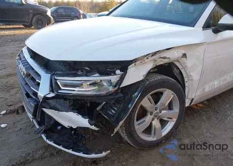 2018 Audi Q5 2.0T Premium/2.0T Tech Premium z USA, uszkodzony, nr VIN WA1ANAFY7J2117714